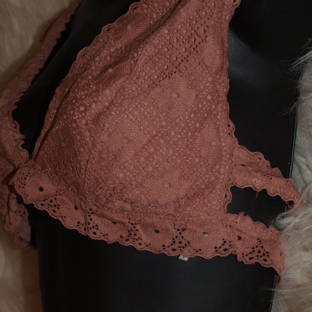 Mauve BRALETTE BY TRUE BY RUE 21 SIZE L USED FOR PHOTO SHOOTS